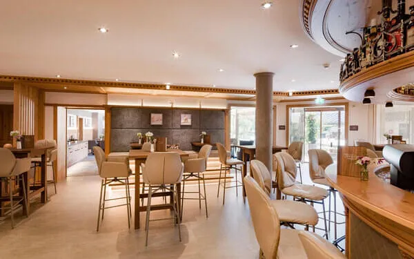<de>Bar & Lounge</de><en>Bar & lounge</en><nl>Bar & lounge</nl> Bild 4